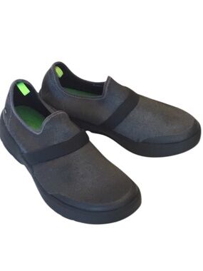 OOFOS Women’s Omg Low Profile Comfort Slip-on Black/Dark Gray Shoes US 10/ EU 41